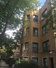 Building Photo - 677.5 W Wrightwood Ave