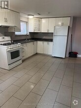 Building Photo - 46 Benrubin Dr
