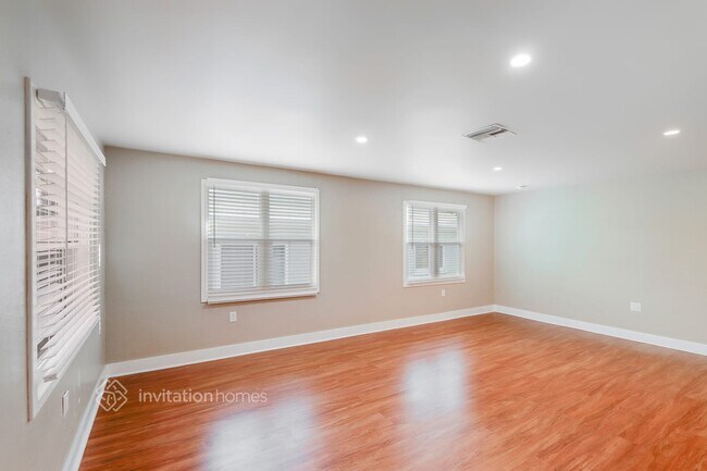 Foto del edificio - 1615 N Washington Ave