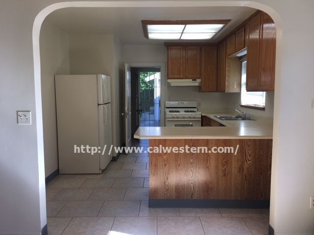 Building Photo - 515 Pettis Ave