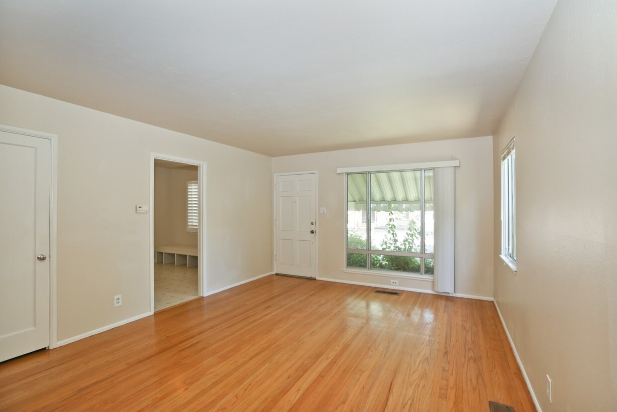 Foto principal - 726 Oakwood Ave