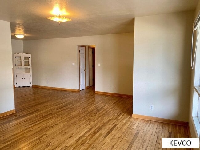 Building Photo - Awesome Four Bedroom Home by CSU Campus!