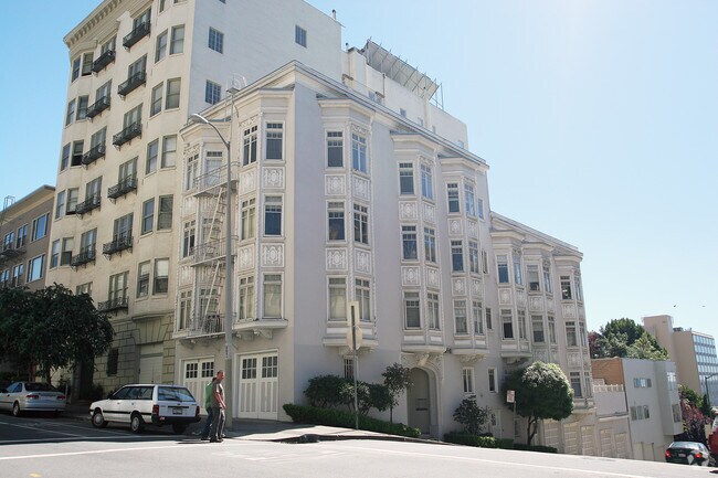 Building Photo - 1305 Lombard