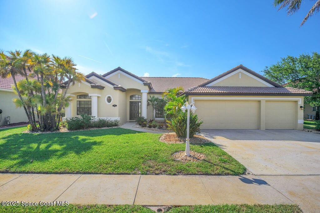 Foto principal - 582 Oceanside Blvd
