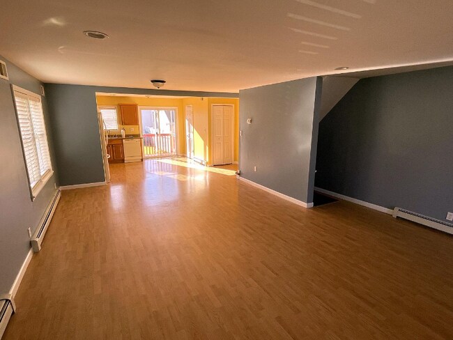 Building Photo - 30 Meadow Rd