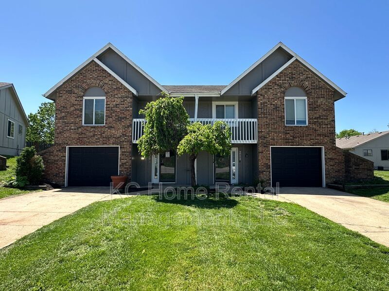 Primary Photo - 209 NW Gibson Ct