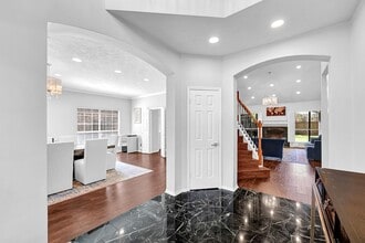 Building Photo - 8307 Summer Reef Dr