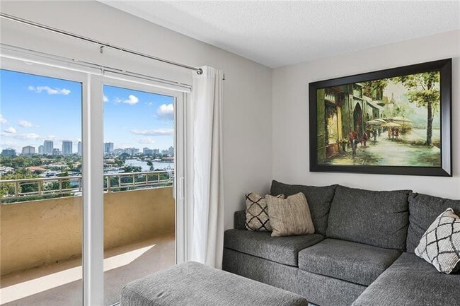 Foto del edificio - 900 NE 18th Ave