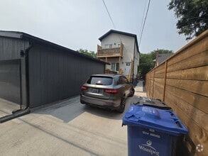 Building Photo - 504 Beaverbrook St