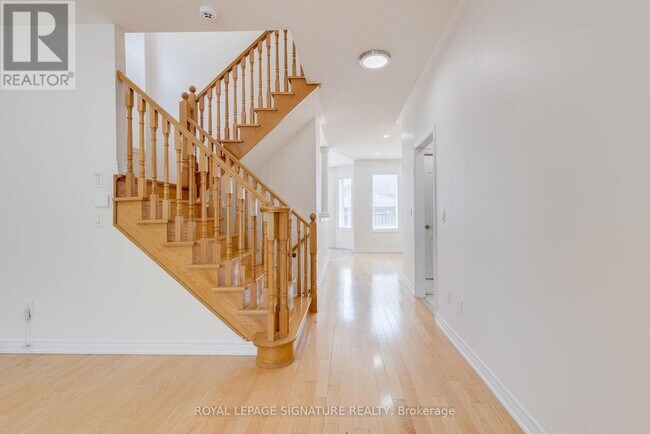 Building Photo - 39 Hermitage Blvd