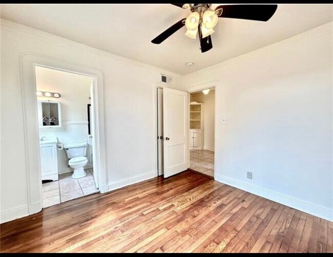 Foto del edificio - 8841 S Claiborne Ave