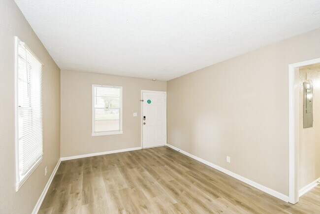 Building Photo - 1031 Bunker Hill Blvd