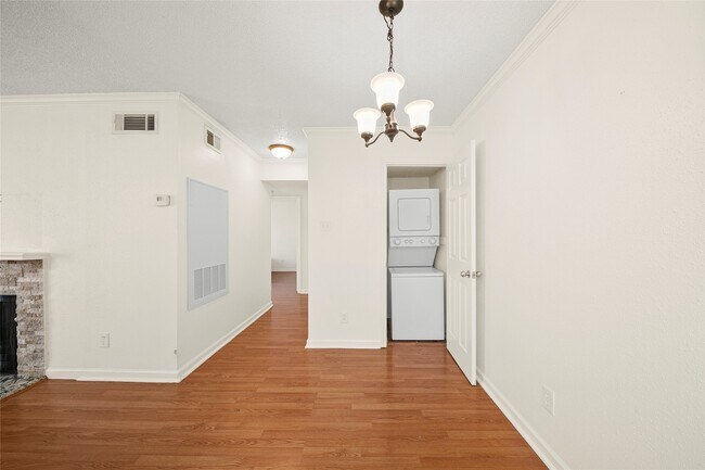 Foto del edificio - 2750 Holly Hall St