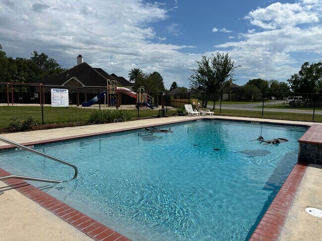 Building Photo - Welcome to Southlake Plantation in Youngsv...