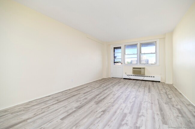 Foto del edificio - 444 Bedford St