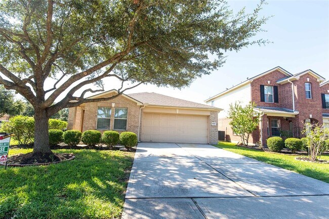 Foto del edificio - 14403 Groveleigh Ln