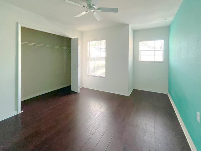 Building Photo - 9063 Gervais Cir