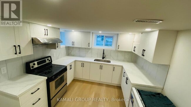 Building Photo - 76 Admiral Rd