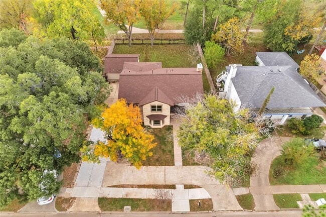 Building Photo - 7711 Antoine Dr
