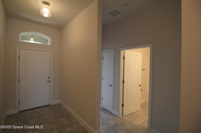 Building Photo - 2541 Pinwherry St
