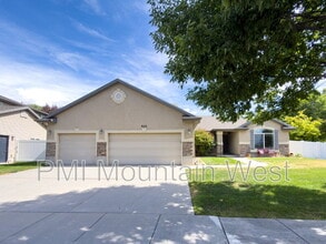 Building Photo - 955 Alton Dr