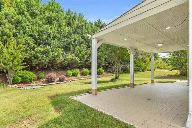 Foto del edificio - 5480 Beaver Ridge Dr