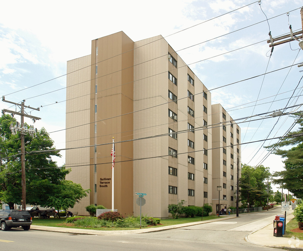 Building Photo - Sullivan Terrace South