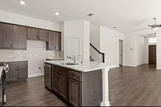 Building Photo - 160 Biscayne Dr