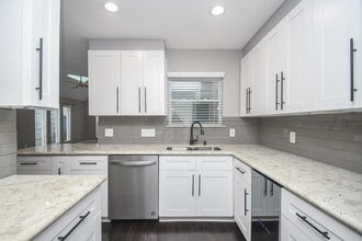 Building Photo - 12625 Memorial Dr