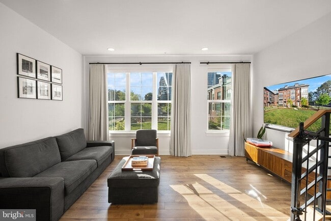 Foto del edificio - 11258 Faraday Park Dr.