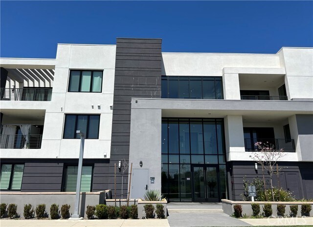 Foto del edificio - 16450 Veterans Wy