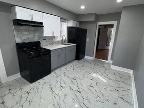 Building Photo - 55 Pierpont St