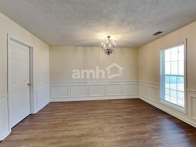 Building Photo - 633 Tylertown Rd