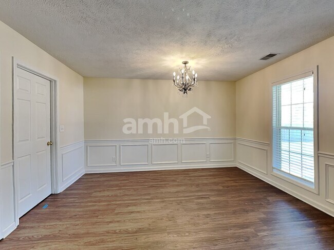 Foto del edificio - 633 Tylertown Rd