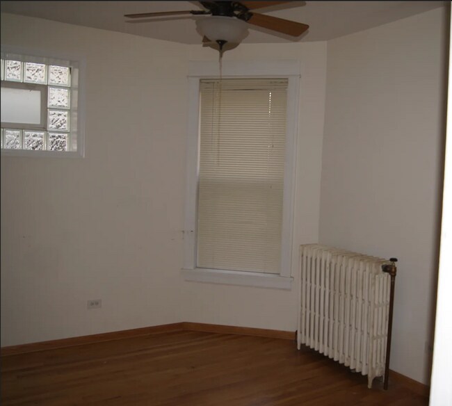 Foto del edificio - 96 Pine Ave