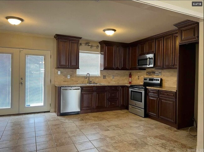 Building Photo - 35 Greenhaven Pl