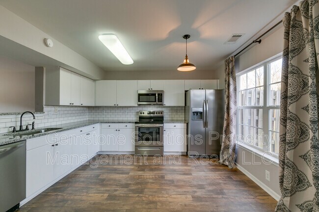 Building Photo - 7404 Rice Ct