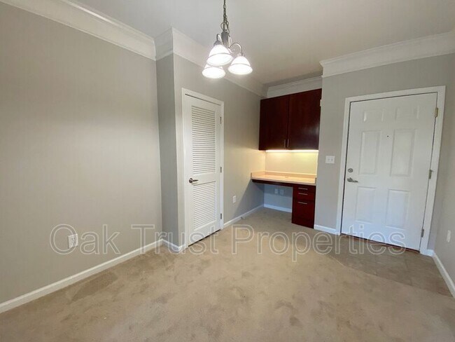 Building Photo - 1755 Central Park Rd