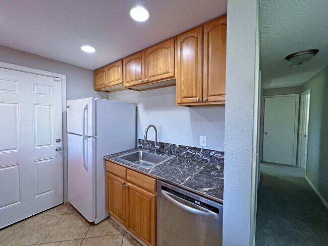 Foto del edificio - Charming Immaculate Three Bedroom Rambler in Tacoma