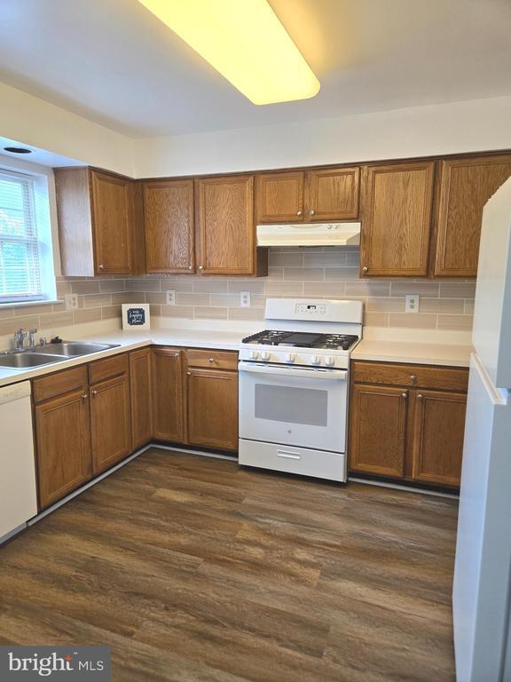 Primary Photo - 6603 Buskin Ln