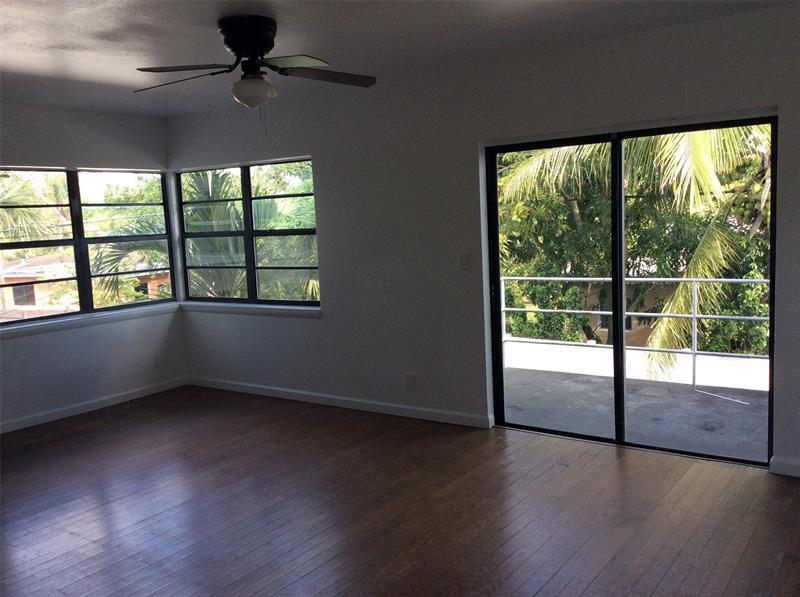 Foto principal - 3730 SW 1st St