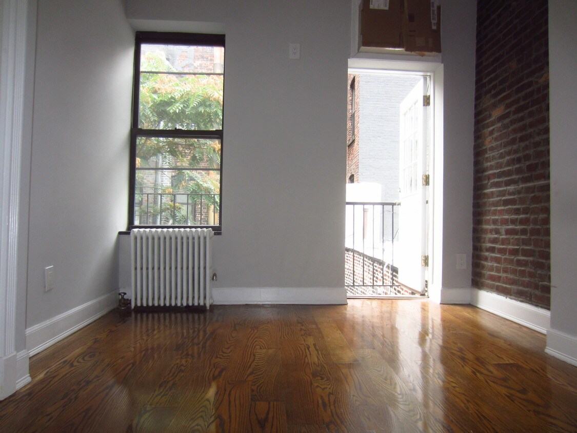 Primary Photo - 493 2nd Ave