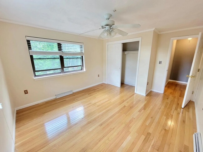 second bedroom - 49 Lupine Rd