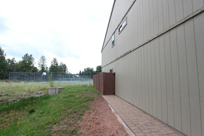 Foto del edificio - 3026 N Joy Ln