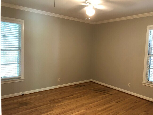 Foto del edificio - 4216 Mitchell Rd