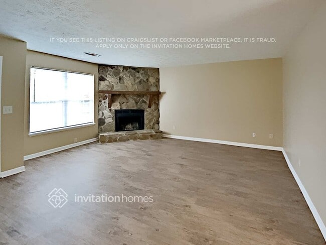 Building Photo - 2463 Mistletoe Ln SW