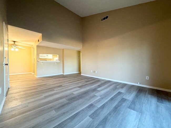 Building Photo - AVAILABLE NOW!! Charming UPSTAIRS 2 Bed/ 1 Bath Condo in Indio!!