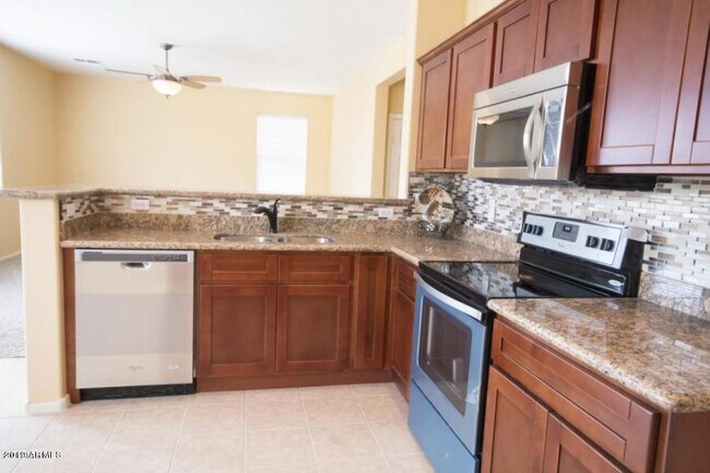 Foto del edificio - Gorgeous 4 Bed Laveen home in reputed Trai...