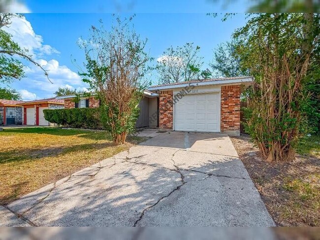 Building Photo - 5210 Russelville Rd