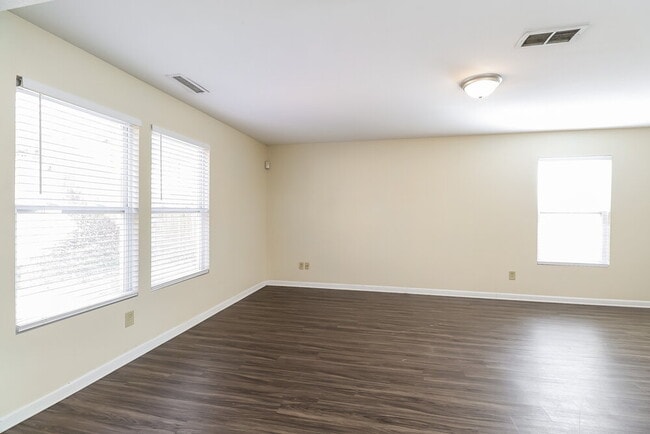 Building Photo - 1018 Allegiance Dr